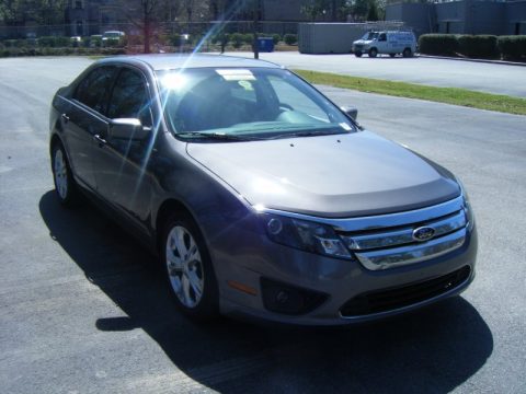 Sterling Grey Metallic Ford Fusion SE.  Click to enlarge.