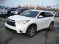 Front 3/4 View of 2014 Toyota Highlander XLE AWD #5