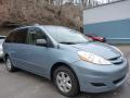 Front 3/4 View of 2009 Toyota Sienna LE #1