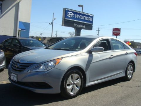 Iridescent Silver Blue Pearl Hyundai Sonata GLS.  Click to enlarge.
