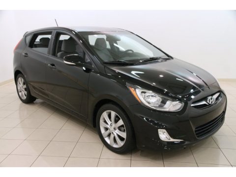 Ultra Black Hyundai Accent SE 5 Door.  Click to enlarge.