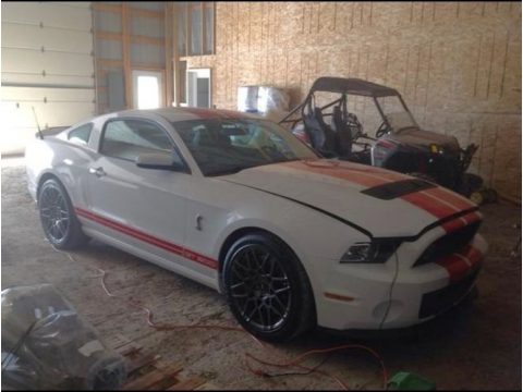 Oxford White Ford Mustang Shelby GT500 SVT Performance Package Coupe.  Click to enlarge.