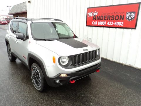 Glacier Metallic Jeep Renegade Trailhawk 4x4. Click to enlarge. Glacier Metallic Jeep Renegade Trailhawk 4x4. Click to enlarge.