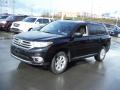 Front 3/4 View of 2013 Toyota Highlander SE 4WD #5