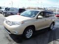 Front 3/4 View of 2012 Toyota Highlander SE 4WD #6