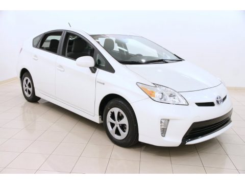 Blizzard White Pearl Toyota Prius 3rd Gen Two Hybrid.  Click to enlarge.