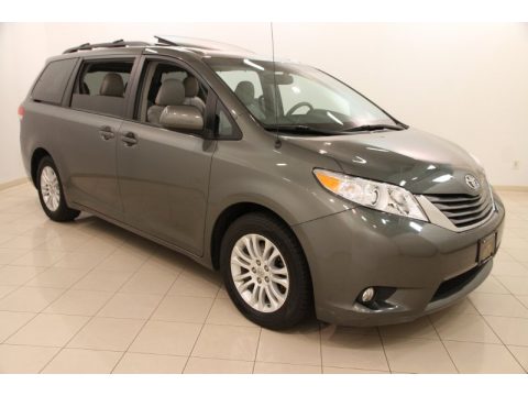 Cypress Green Pearl Toyota Sienna XLE.  Click to enlarge.