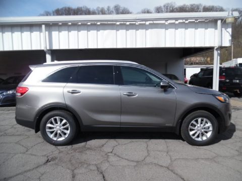 Titanium Silver Kia Sorento LX AWD.  Click to enlarge.