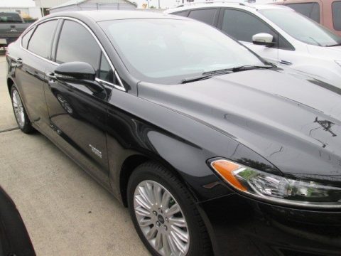 Tuxedo Black Metallic Ford Fusion Energi SE.  Click to enlarge.