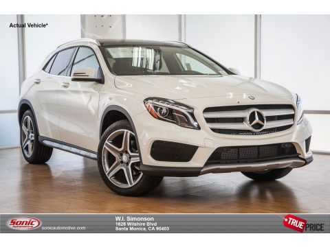 Cirrus White Mercedes-Benz GLA 250 4Matic.  Click to enlarge.