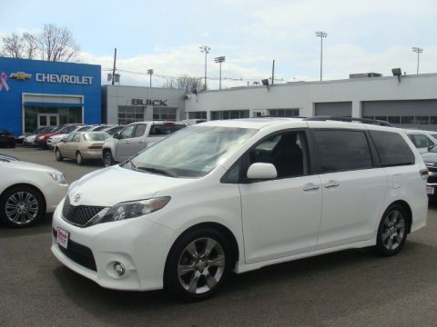 Super White Toyota Sienna SE.  Click to enlarge.