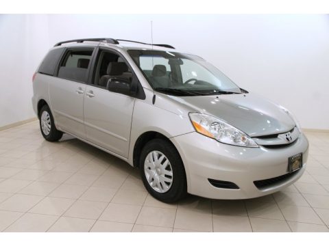 Silver Shadow Pearl Toyota Sienna LE.  Click to enlarge.