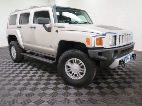 Limited Ultra Silver Metallic Hummer H3 .  Click to enlarge.