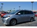 Front 3/4 View of 2013 Toyota Sienna SE #7