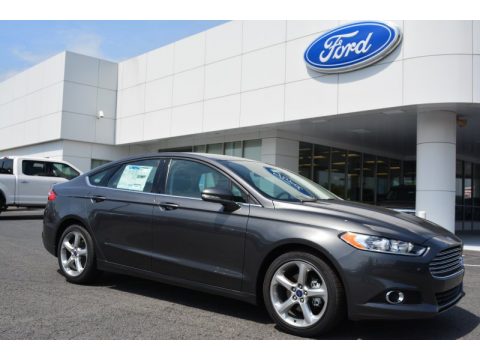 Magnetic Metallic Ford Fusion SE.  Click to enlarge.