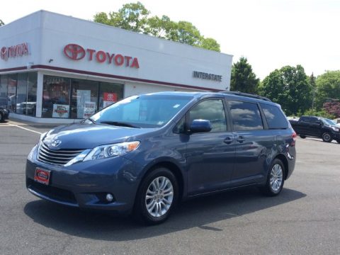 Shoreline Blue Pearl Toyota Sienna XLE.  Click to enlarge.