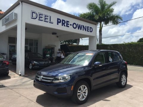 Night Blue Metallic Volkswagen Tiguan LE.  Click to enlarge.