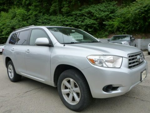 Classic Silver Metallic Toyota Highlander 4WD.  Click to enlarge.