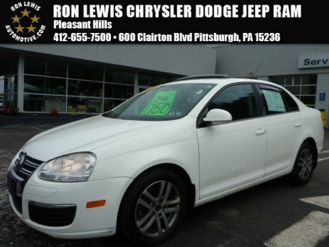 Campanella White Volkswagen Jetta 2.5 Sedan.  Click to enlarge.