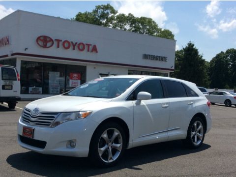 Blizzard White Pearl Toyota Venza XLE AWD.  Click to enlarge.