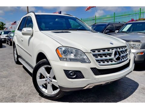 Arctic White Mercedes-Benz ML 350.  Click to enlarge.