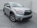 Front 3/4 View of 2015 Toyota Highlander LE #2