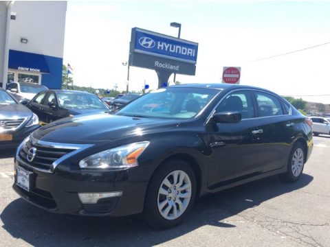 Super Black Nissan Altima 2.5 S.  Click to enlarge.