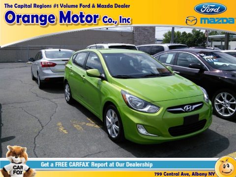 Electrolyte Green Hyundai Accent SE 5 Door.  Click to enlarge.