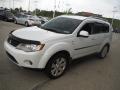 Front 3/4 View of 2008 Mitsubishi Outlander XLS 4WD #5