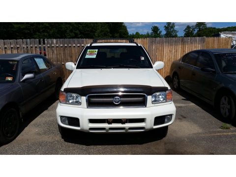 Glacier White Pearl Nissan Pathfinder SE 4x4.  Click to enlarge.