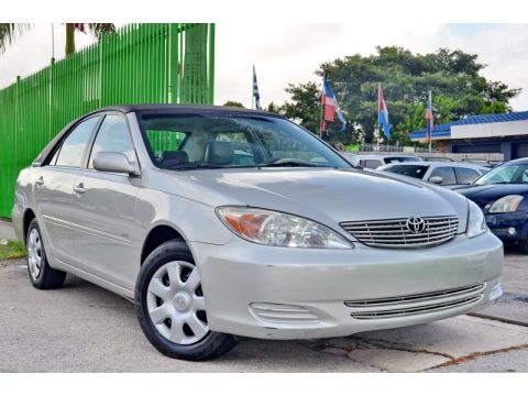 Lunar Mist Metallic Toyota Camry XLE.  Click to enlarge.