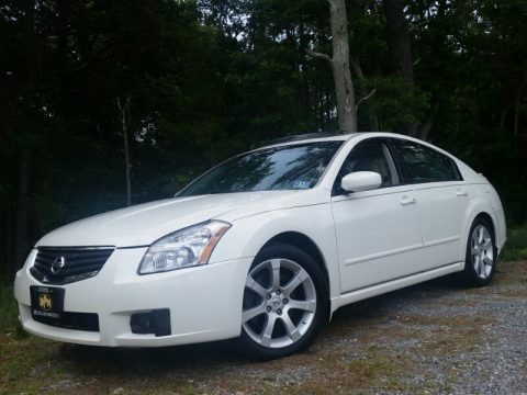 Winter Frost Pearl Nissan Maxima 3.5 SL.  Click to enlarge.