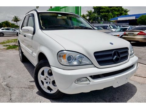 Alabaster White Mercedes-Benz ML 320 4Matic.  Click to enlarge.