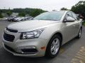 Front 3/4 View of 2016 Chevrolet Cruze Limited LT #8