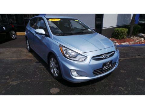 Clearwater Blue Hyundai Accent SE 5 Door.  Click to enlarge.
