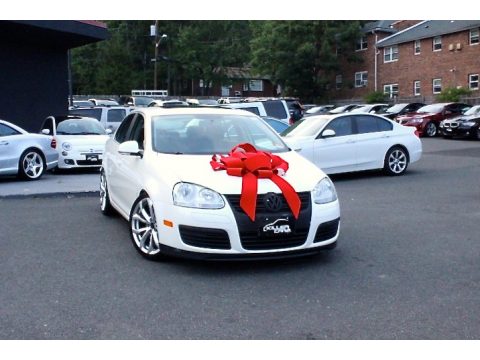 Campanella White Volkswagen Jetta SE Sedan.  Click to enlarge.