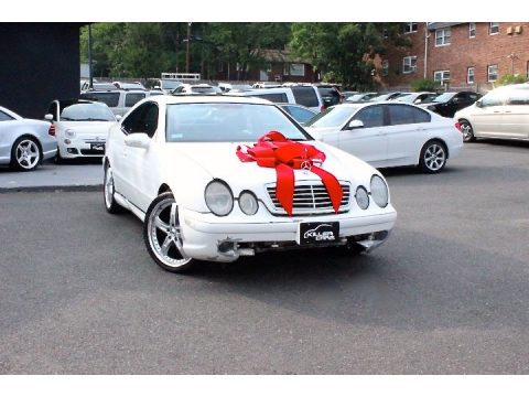 Alabaster White Mercedes-Benz CLK 430 Coupe.  Click to enlarge.