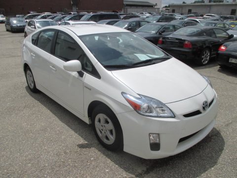 Blizzard White Pearl Toyota Prius Hybrid II.  Click to enlarge.