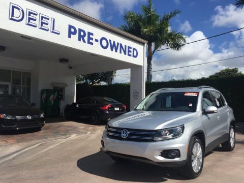 Reflex Silver Metallic Volkswagen Tiguan SEL.  Click to enlarge.