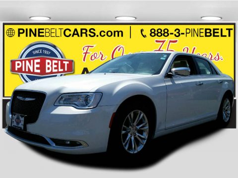 Ivory Tri-Coat Pearl Chrysler 300 C.  Click to enlarge.