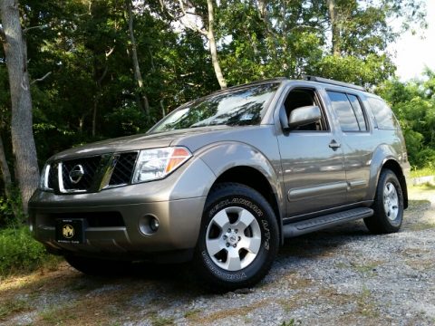 Granite Metallic Nissan Pathfinder SE 4x4. Click to enlarge. Granite Metallic Nissan Pathfinder SE 4x4. Click to enlarge.