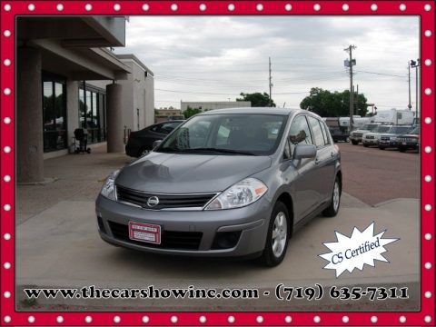 Brilliant Silver Metallic Nissan Versa 1.8 S Hatchback.  Click to enlarge.