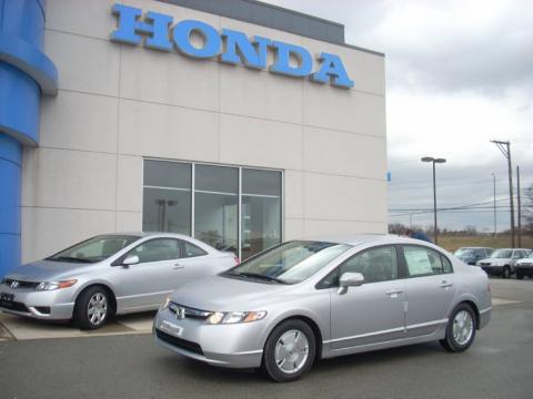 Alabaster Silver Metallic Honda Civic Hybrid Sedan.  Click to enlarge.