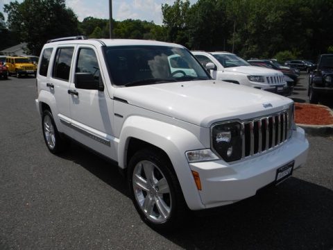 Bright White Jeep Liberty Jet 4x4.  Click to enlarge.