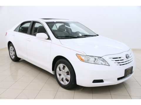 Super White Toyota Camry LE. Click to enlarge. Super White Toyota Camry LE. Click to enlarge.