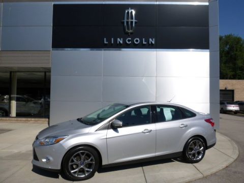 Ingot Silver Ford Focus SE Sedan.  Click to enlarge.