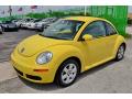 Front 3/4 View of 2007 Volkswagen New Beetle 2.5 Coupe #5