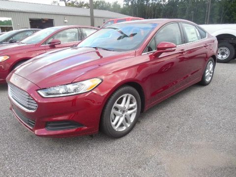 Ruby Red Metallic Ford Fusion SE.  Click to enlarge.