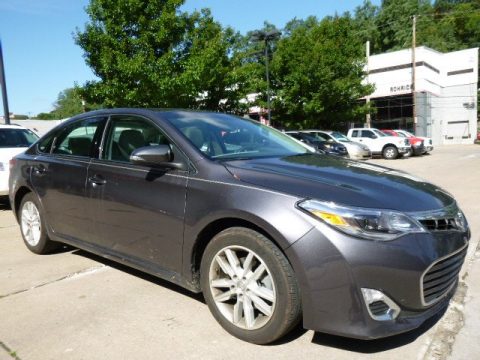 Magnetic Gray Metallic Toyota Avalon XLE.  Click to enlarge.