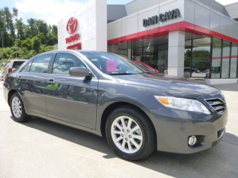 Magnetic Gray Metallic Toyota Camry XLE.  Click to enlarge.
